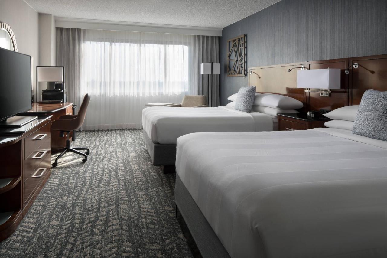 Bakersfield Marriott At The Convention Center Hotel Exterior photo