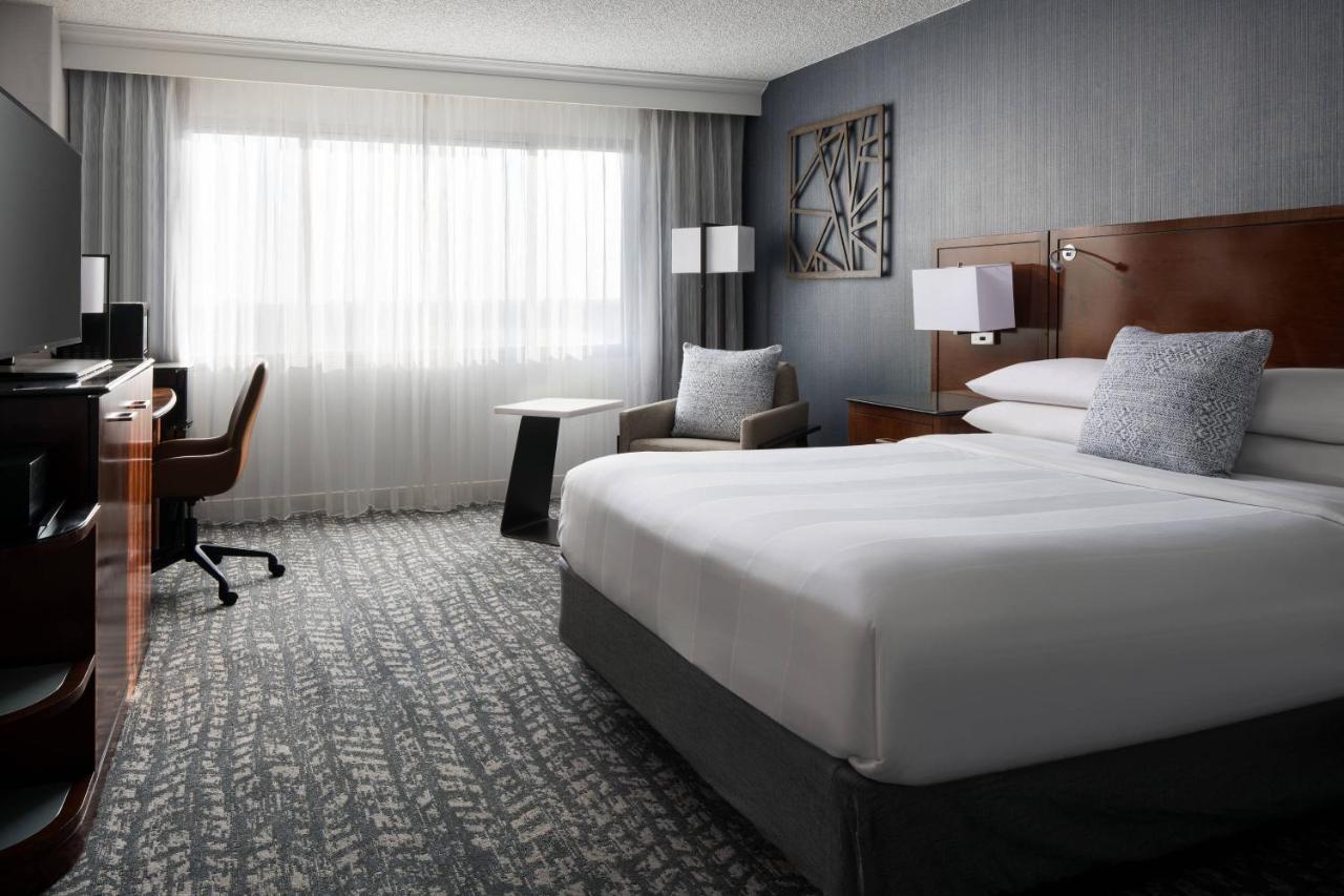 Bakersfield Marriott At The Convention Center Hotel Exterior photo